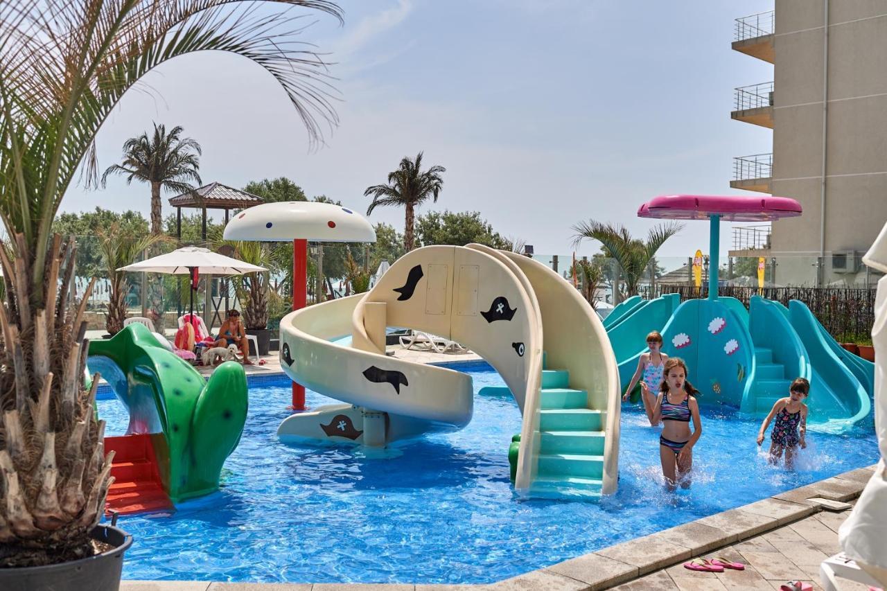 Cristalex Aparthotel & Spa Mamaia Nord Năvodari Extérieur photo
